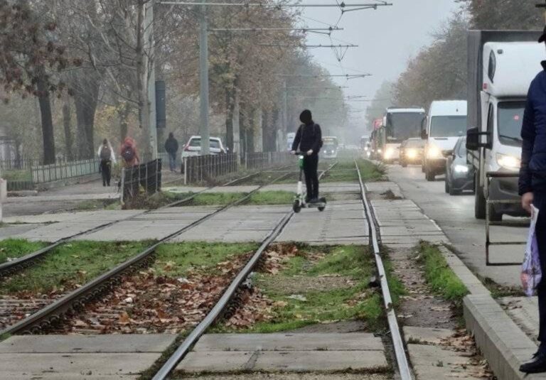 Pană de curent la STB, linia 25 este blocată la Preciziei