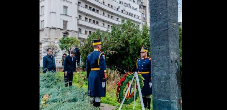 Președintele Nicușor Dan a depus o coroană de flori la monumentul lui Corneliu Coposu: „Principiile nu sunt negociabile”