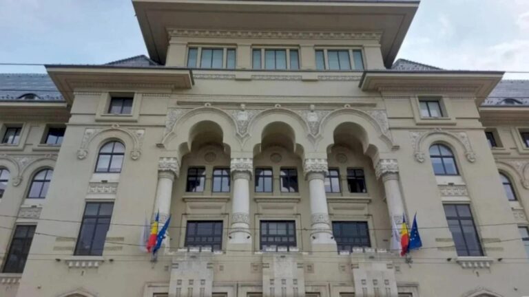 Primăria Capitalei va împrumuta 100 de milioane de lei pentru facturile restante la termoficare