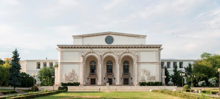 Rămășițele ultimului Domn al Moldovei ajung duminică, la București