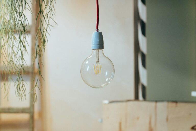 Se întrerupe curentul pe mai multe străzi din București, Ilfov și Giurgiu. Lista zonelor afectate în perioada 1-5 decembrie