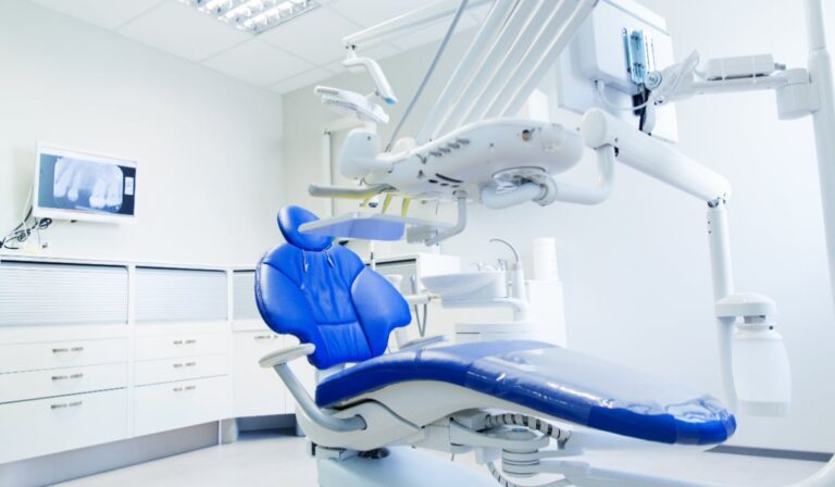 Suspendarea clinicii stomatologice din București după moartea fetiței de 2 ani