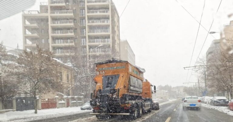 Bucureșteni din Sectorul 1 pot sesiza străzile înzăpezite online. Echipele de intervenție primesc direct mesajul și ajung mai repede în zona cu probleme