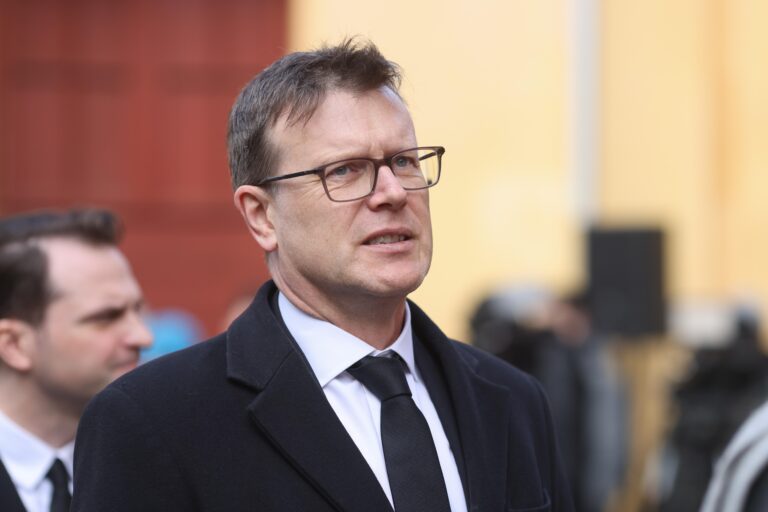 Colindul Crăciunului interpretat de ambasadorul britanic la București