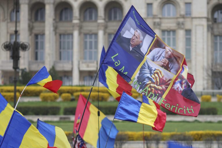 Condamnare definitivă pentru un protestatar care a agresat un jandarm