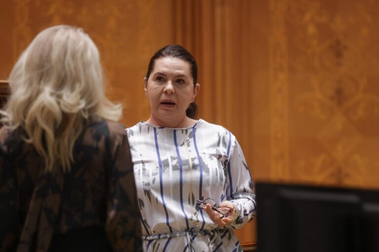 Contul de WhatsApp al directorului TVR, compromis: Mesaje de înșelăciune trimise contactelor