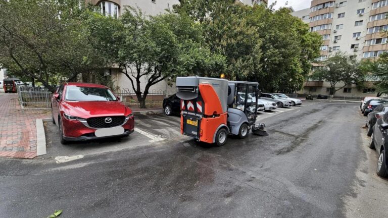 Curățenie în parcările din Sectorul 3, un cadou de Crăciun de la primărie