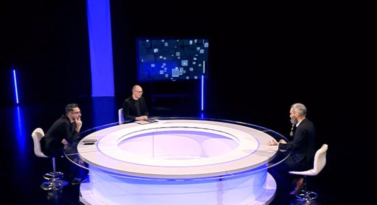 Impactul tehnologiei asupra comportamentului uman: Profesorul Răzvan Rughiniș discută despre efectele inteligenței artificiale