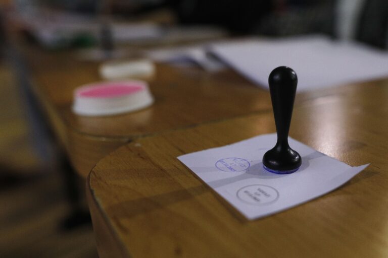 Incidente electorale în București: Poliția investighează voturi ilegale