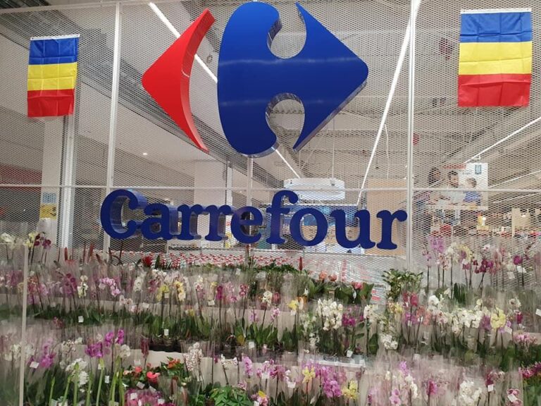 Magazinele din Capitală își ajustează programul de sărbători