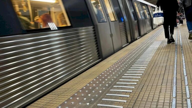 Metrorex asigură transportul bucureștenilor de sărbători. Ce program vor avea trenurile de Crăciun, Anul Nou și Bobotează