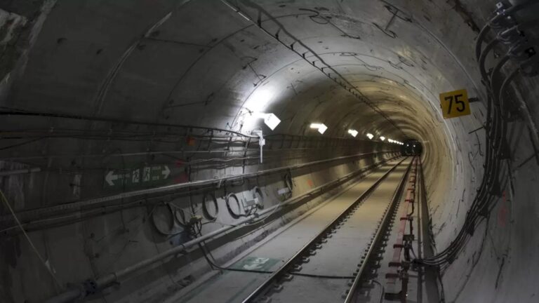 Metrorex intenționează să achiziționeze șină nouă pentru rețeaua de metrou din București, cu un contract de peste trei milioane de euro