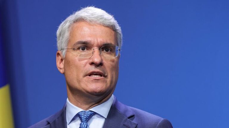 Microbuze școlare achiziționate la prețuri exagerate, Ministrul Pîslaru explică sesizarea către Parchetul European