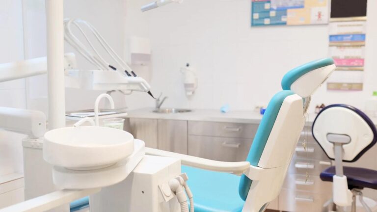 Noi informații în cazul fetiței care a murit într-un cabinet stomatologic din București