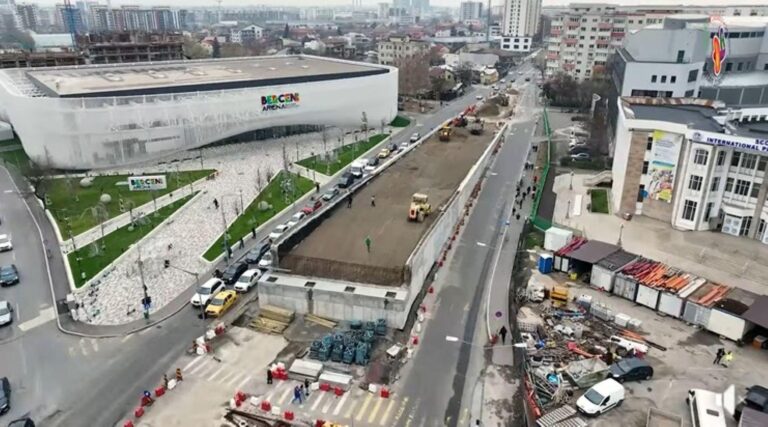 Pasajul Apărătorii Patriei prinde contur: a început umplerea celei de-a doua rampe