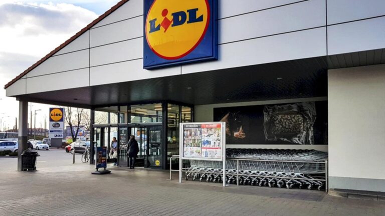 Programul magazinelor Lidl de Crăciun 2025 și Revelion 2026: Trei zile libere pentru angajați