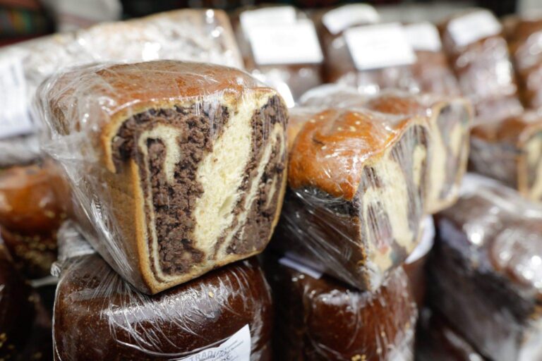 ROMPAN: Peste 7 milioane de cozonaci vor fi produși în comerț în perioada Sărbătorilor. Cu cât se măresc prețurile