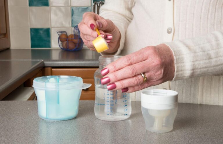 Retragerea loturilor de lapte praf pentru bebeluși din magazine, conform ANSVSA