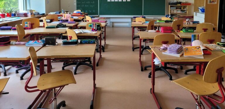 Sector 2 | Bursele de merit ale elevilor ar putea fi majorate cu 500 de lei