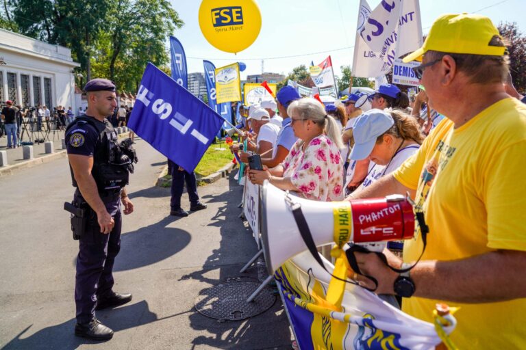 Sindicaliștii din educație organizează un protest în Piața Victoriei