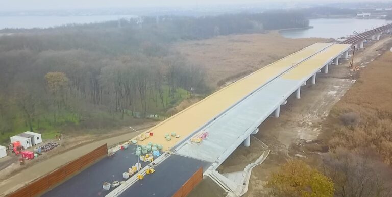 Viaductul de la Cernica riscă să devină un simbol al întârzierilor în infrastructură