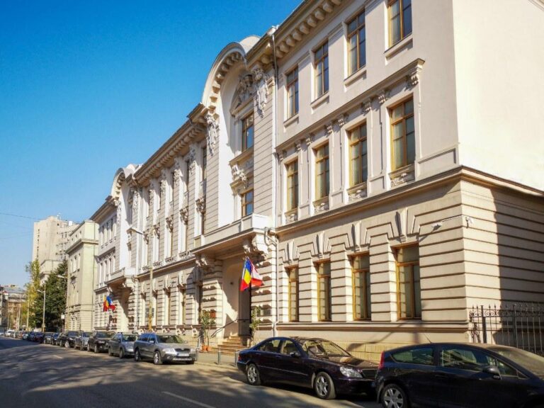 Admitere ASE 2026: Peste 7.800 de locuri disponibile, jumătate finanțate de la buget