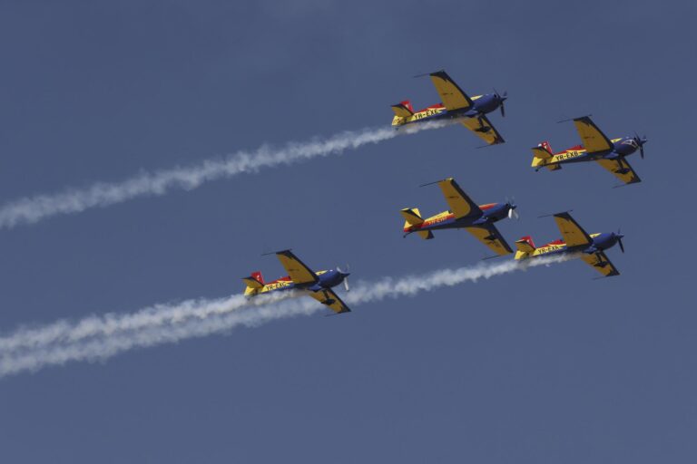 Aeroclubul României lansează înscrieri gratuite pentru tineri, cu opțiuni variate la filiala din București