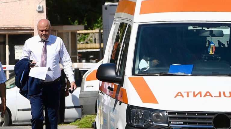 Ambulanța de 80.000 de euro a Spitalului Pantelimon rămâne nefolosită din lipsă de șoferi