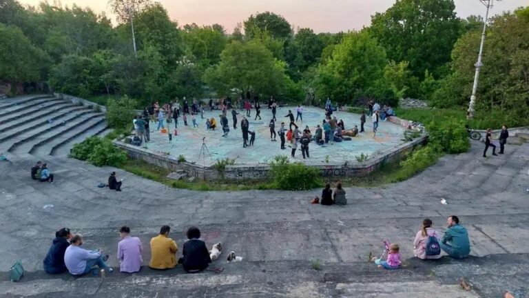 Amfiteatrul Tineretului: Un spațiu uitat din București cu potențial neexplorat