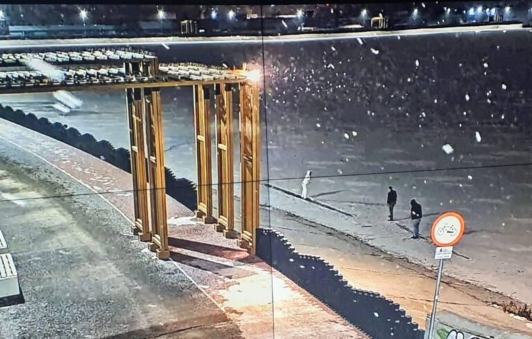 Avertisment oficial: Nu vă aventurați pe gheața de pe Lacul Morii, este periculos! Promenada este supravegheată video