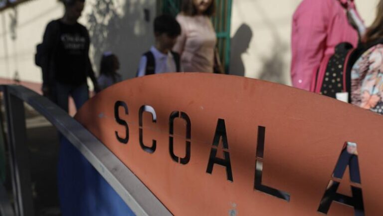 Calendarul anului şcolar 2026-2027: Când ar putea începe cursurile şi ce vacanţe sunt vizate de schimbări – proiect