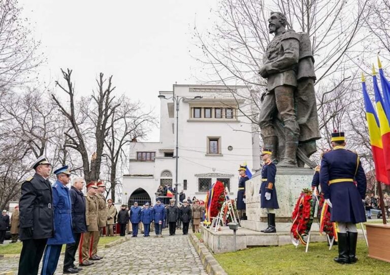 Ceremonii ale Forțelor Navale de Mica Unire în București și alte orașe, mâine. Militarii marini se adună în Capitală pe Dealul Patriarhiei Române