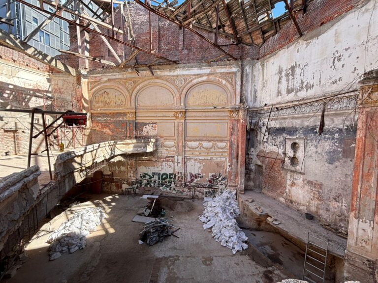 Cinema Marconi, diamantul neșlefuit de pe Calea Griviței, este pus în siguranță. Cu tot cu restaurarea, șantierul va dura 5 ani