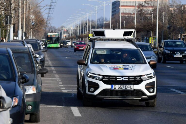 Ciucu începe controalele în parcările albastre din București și anunță că mașinuțele inteligente nu vor rata pe nimeni. „De săptămâna aceasta, Poliția Locală dă amenzi!”