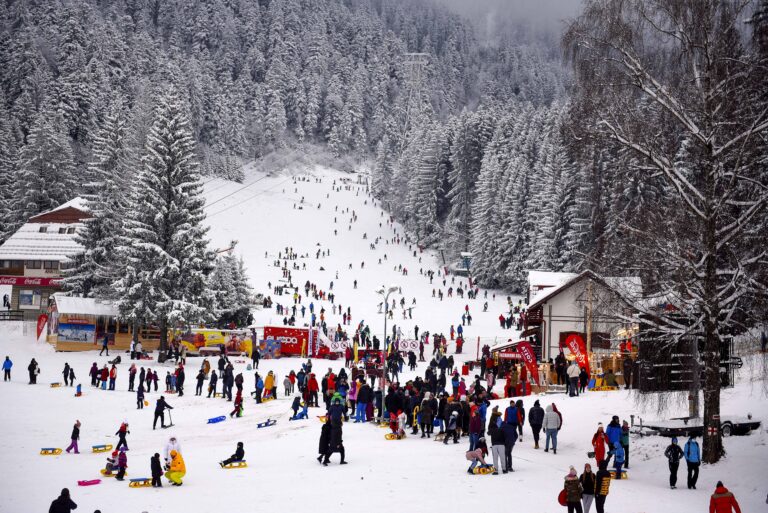 Elevii din București și Ilfov revin la cursuri. Detalii despre vacanța de schi