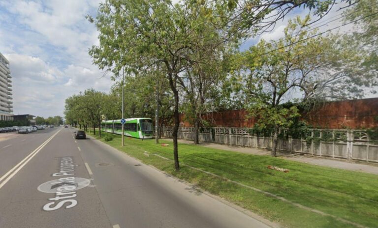 FOTO | Șine de tramvai afectate de gazon pe Șoseaua Progresului, similar cu linia 32, suspendată pentru reparații capitale
