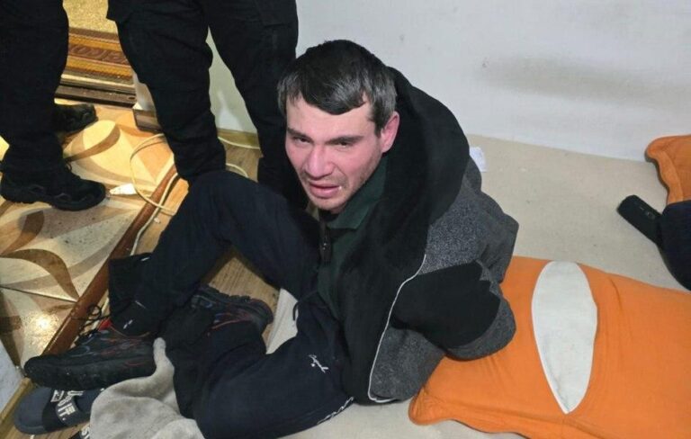 Femeie atacată în liftul blocului de fostul concubin, găsită cu multiple răni