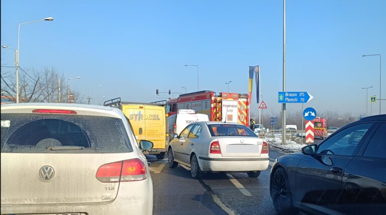 Incendiu la un taxi pe A3, provocând aglomerație la intersecția Petricani cu Fabrica de Glucoză