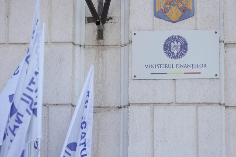 Incendiu minor la Ministerul Finanțelor, fără evacuarea angajaților