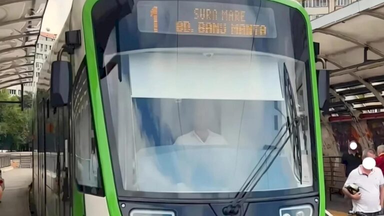 Incident medical în tramvai pe linia 1, dimineața devreme pe Iancului