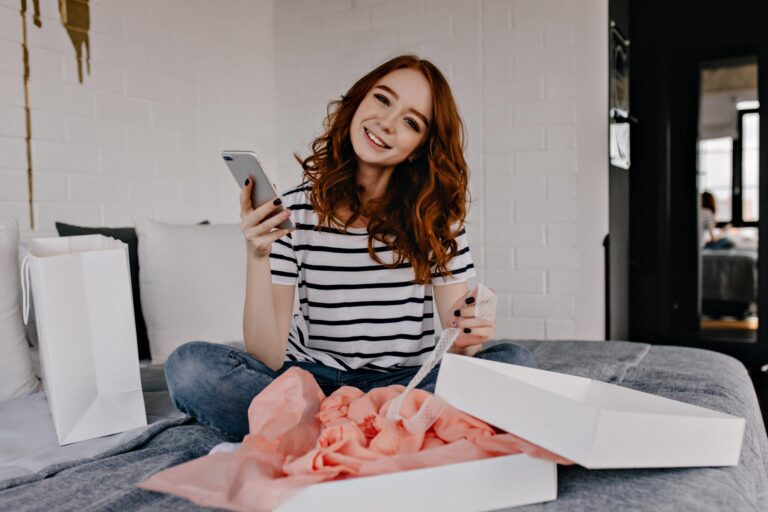 Intră în vigoare taxa Temu și Shein, de la 1 ianuarie. Cât vom plăti în plus pentru coletele care vin din afara Uniunii Europene