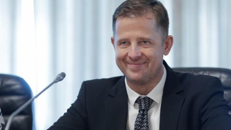 Liberalul Hubert Thuma, președinte al CJ Ilfov, ia apărarea primarilor: Nu ei au decis creșterea taxelor și impozitelor, ci guvernul