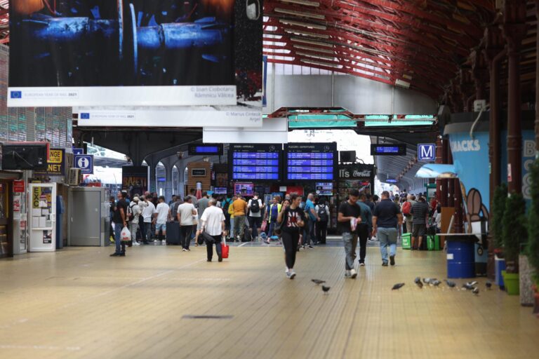 Licitație pentru spații comerciale în Gara de Nord din București, inclusiv un spațiu pentru pariuri sportive