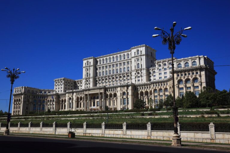 Palatul Parlamentului ar putea rămâne fără gard. Ce prevede proiectul de regenerare urbană propus de Primăria Capitalei
