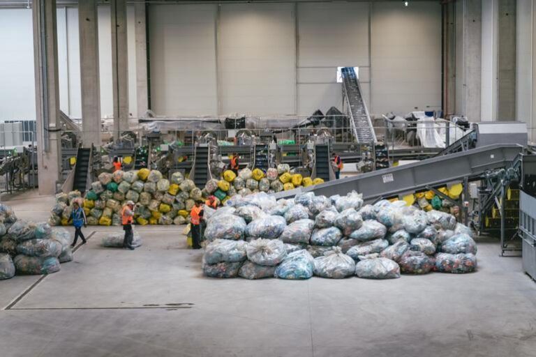 Peste 59.000 de tone de ambalaje SGR au fost returnate în București în 2025