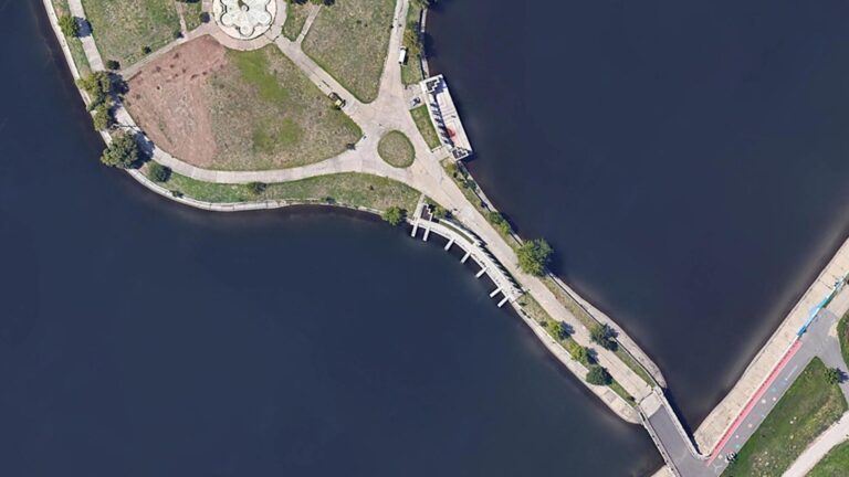Podul de pe Insula Lacul Morii a fost trecut în administrarea PS6, în urma votului CGMB. Urmează să fie consolidat și modernizat