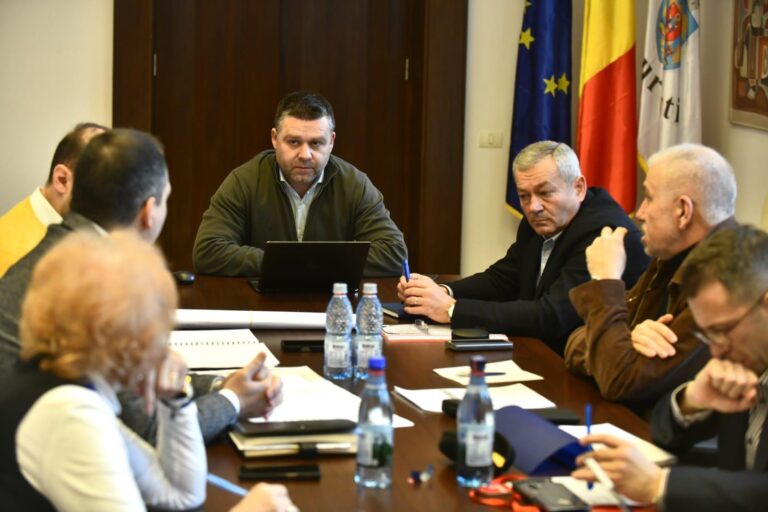 Primarul Capitalei propune modernizarea rețelei de apă și canalizare înainte de reabilitarea șinelor de tramvai