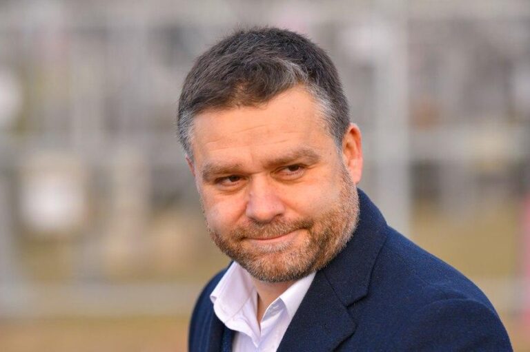 Primarul Ciucu anunță probleme majore pentru bucureștenii care folosesc autobuzele: STB riscă executare silită