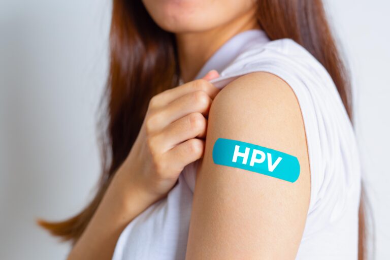 Promulgarea legii pentru vaccinarea gratuită anti-HPV pentru tineri