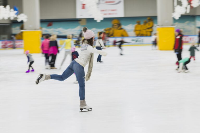 Spectacol pe gheață la Veranda Mall, pe 24 ianuarie ⛸️ Spectatorii pot vedea gratuit show-ul organizat de Clubul Sportiv ACS Skating